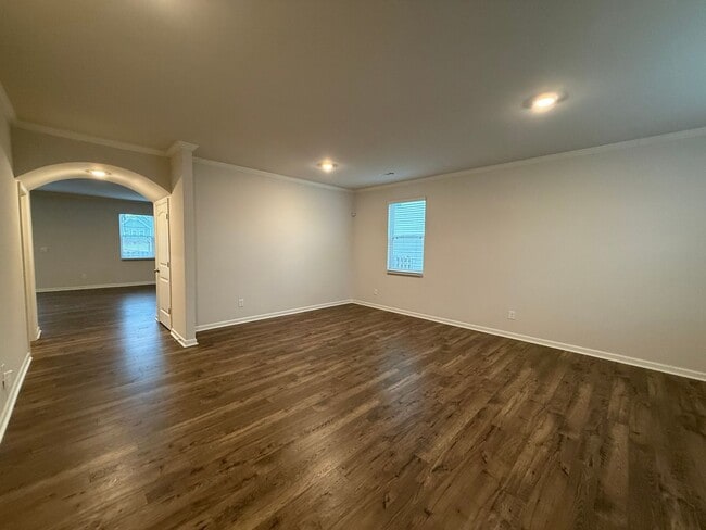 Foto del edificio - Beautiful and Spacious 5BR 4.5BA Home w/ Full Appliance Kitchen • Garage in Fairburn