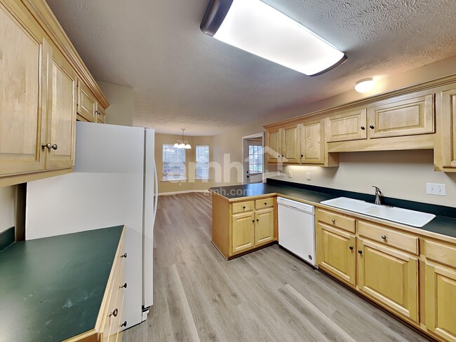 Foto del edificio - 114 Louise Dr