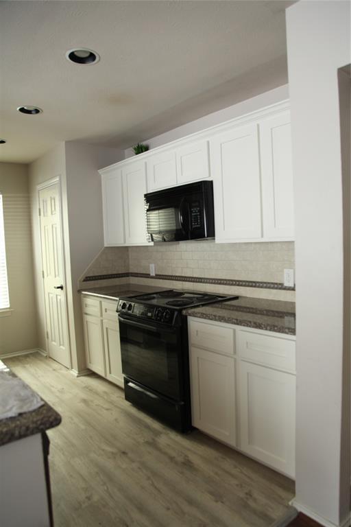 Building Photo - 2631 Woodridge Manor Dr