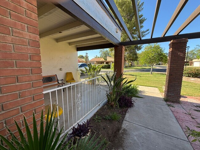 Foto del edificio - This lovely home is available May 2026 ongoing!   Leisure is a 45+ Active Adult Resort Community.