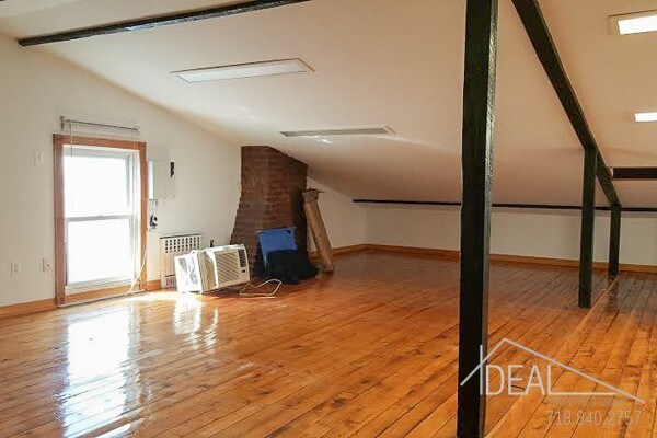 Foto del edificio - Amazing 2BR Duplex in Bay Ridge!