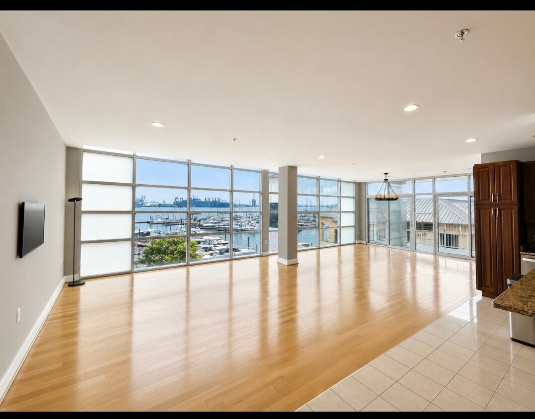 Building Photo - 2772 Lighthouse Point E