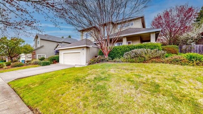 Building Photo - Desirable Skyhawk 3 bedroom Tri-Level Single Family