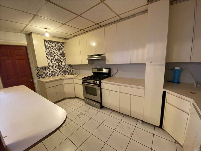 Foto del edificio - 161-11 84th Rd