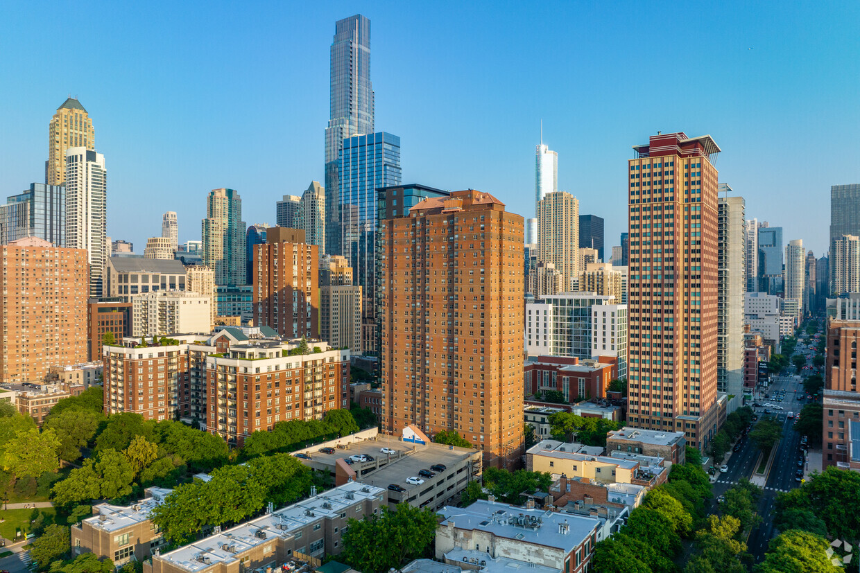 Foto principal - 100 West Chestnut Apartments