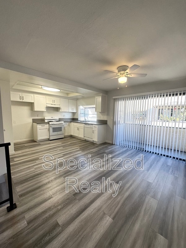 Foto del edificio - 13901 Sayre St