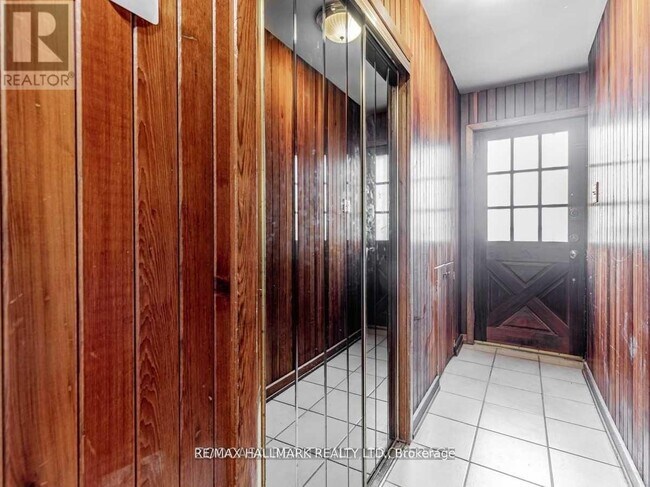 Photo du bâtiment - 901 Brimorton Dr