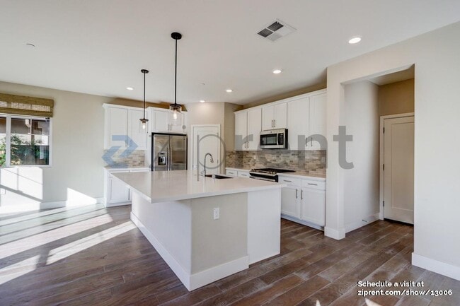 Building Photo - 2511 Artesian Ave