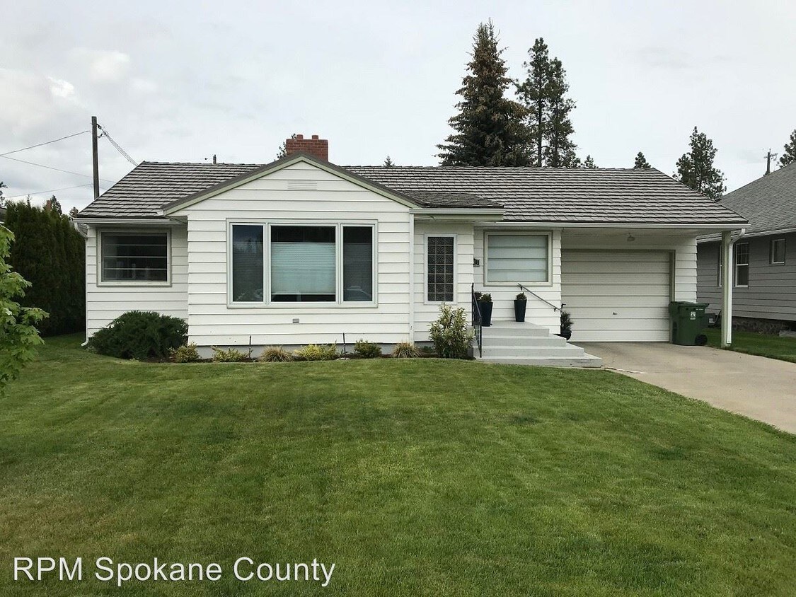 Primary Photo - 3 br, 2 bath House - 220 W 31st Ave