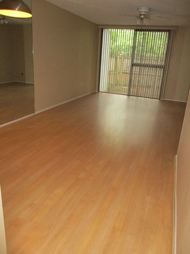 Foto del edificio - 601 SW 75th St