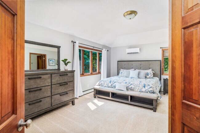 Foto del edificio - 21533 Birch St