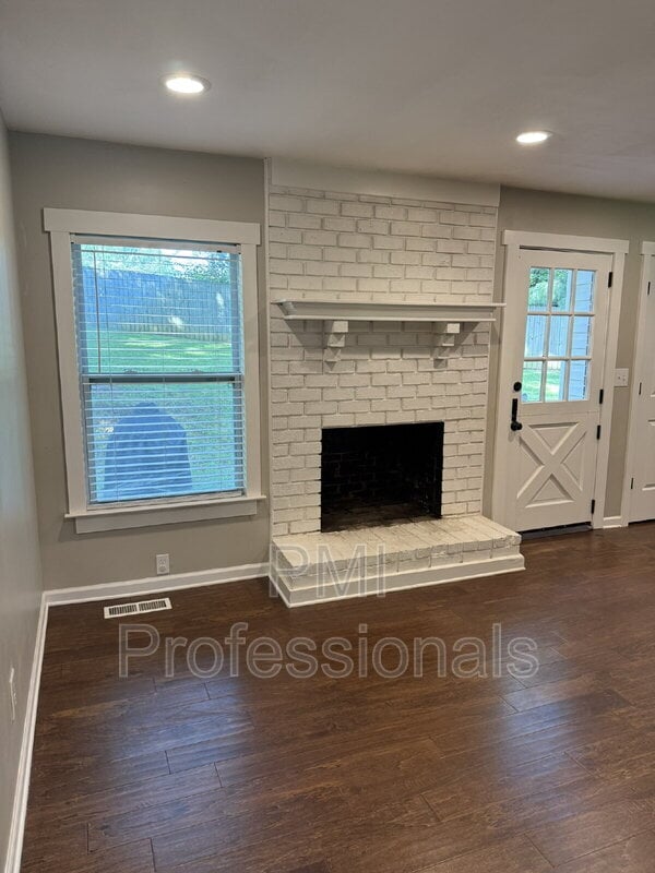 Building Photo - 149 Neverbreak Dr