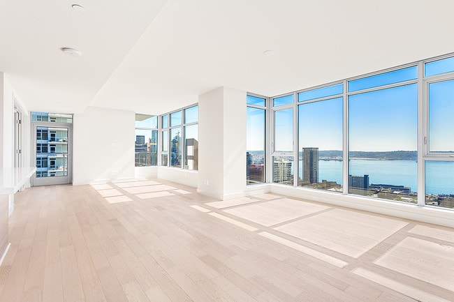 Building Photo - 583 Battery St