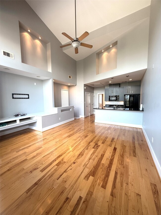 Building Photo - 1045 Bonner St