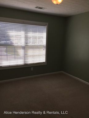 Building Photo - 2102 Winding Oak Dr