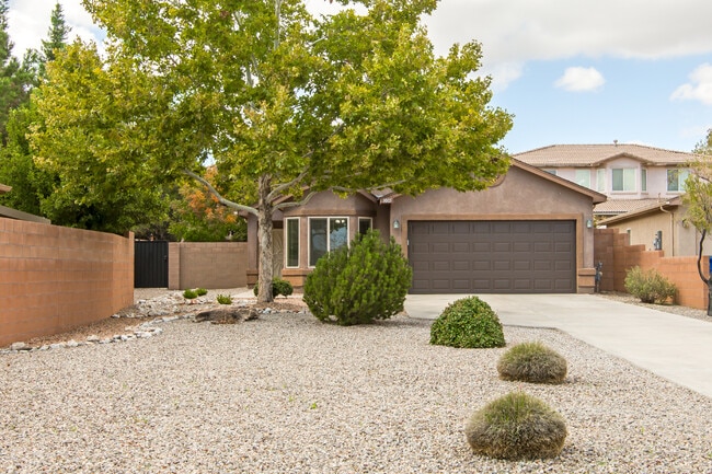 Building Photo - 9005 Rio Galisteo Pl NW