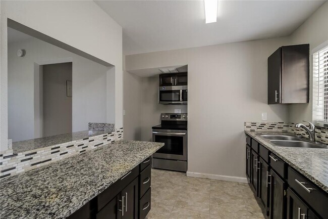 Foto del edificio - 1916 Colton Dr