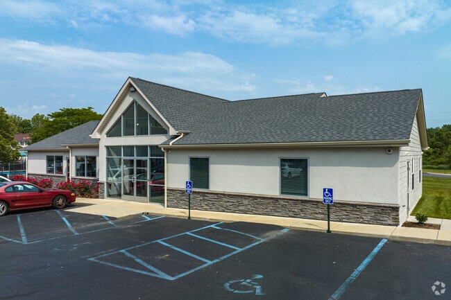 Leasing Office - Harbor Club Apartments
