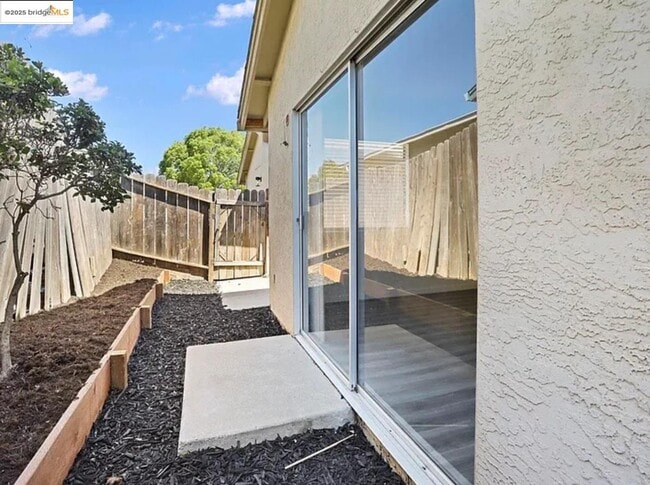 Foto del edificio - 1727 Linden Way