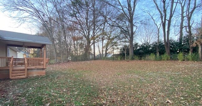 Foto del edificio - 3BR/2BA Ranch with Fenced Yard – Huntersville