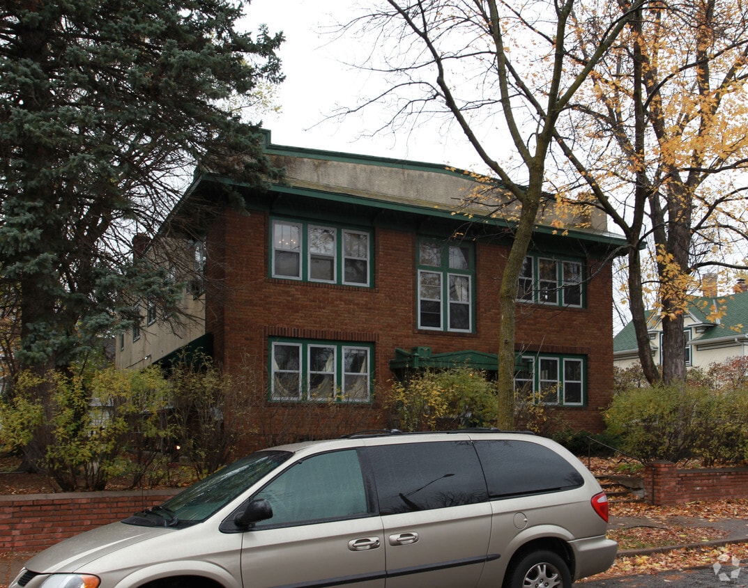 Building Photo - 3916-3918 Grand Ave S