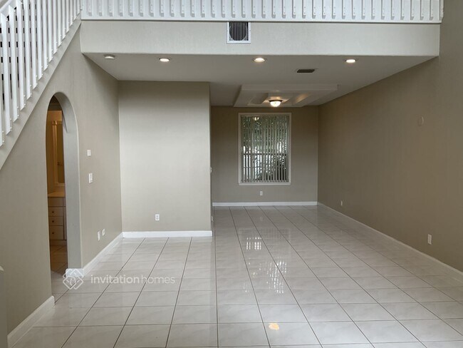 Building Photo - 215 La Costa Ct