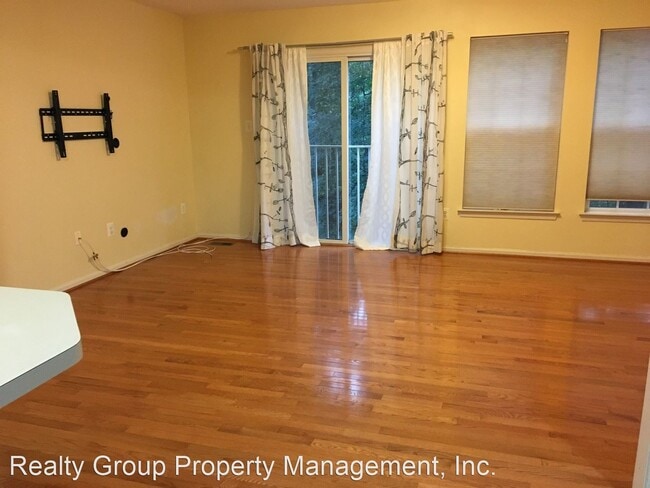 Building Photo - 3 br, 2.5 bath House - 18704 HARMONY WOODS...
