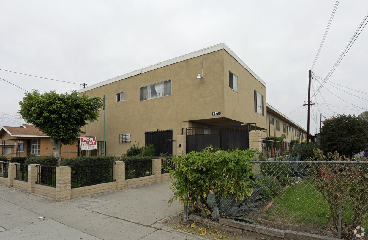 5123 Clara St, Cudahy, CA 90201 Apartments in Cudahy, CA