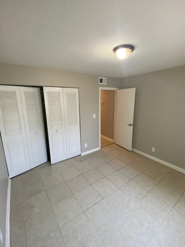 Foto del edificio - 3809 Carpenter Dr