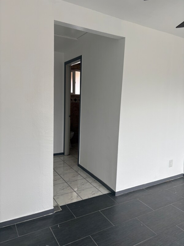 Foto del edificio - 1246 E Belmont Ave