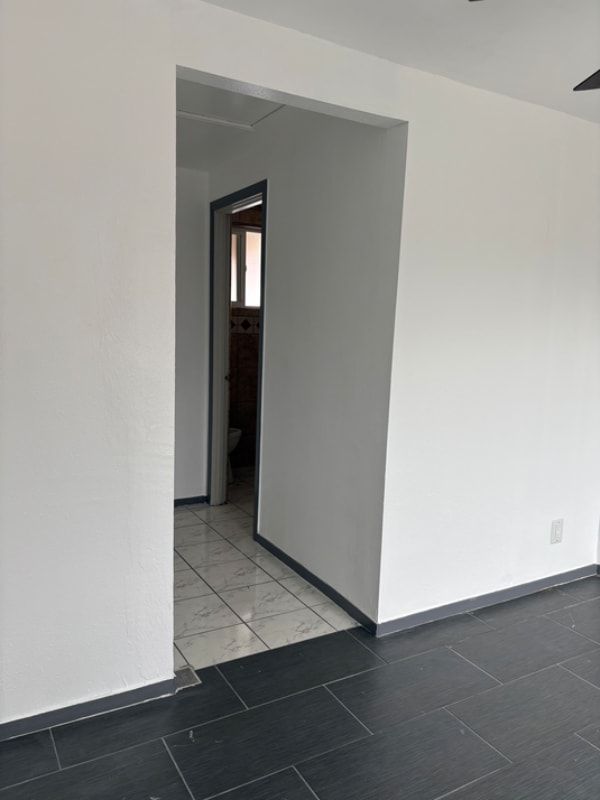 Building Photo - 1246 E Belmont Ave