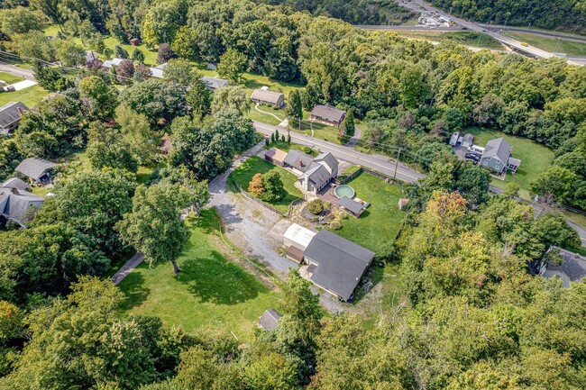 Building Photo - 4 br, 3 bath House - 351 Duff Road