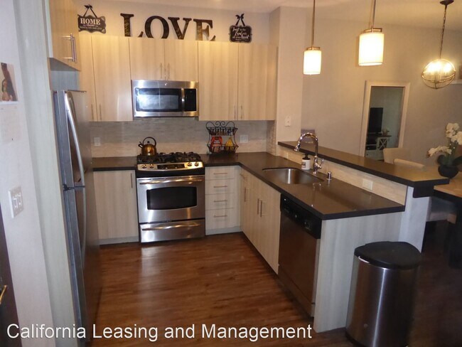 Building Photo - 1 br, 1 bath House - 24505 Town Center #7103