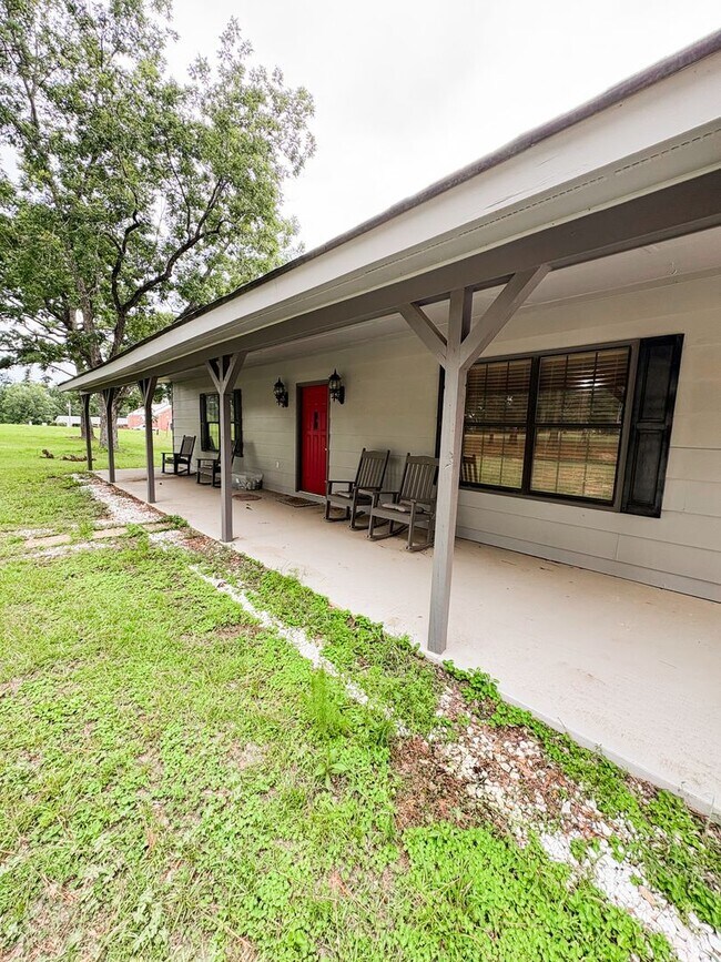 Foto del edificio - Beautiful 3BR/1BA in the country