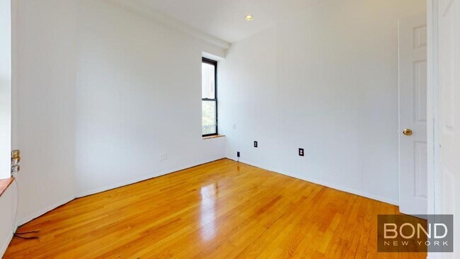 Foto del edificio - 214 First Avenue