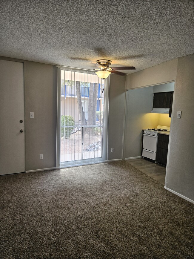 Building Photo - Knollwood Terrace