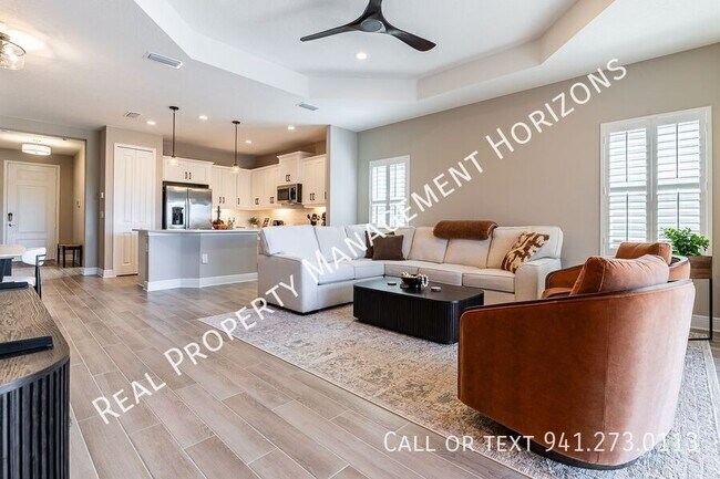 Foto del edificio - 2321 Blue Mahoe Ln