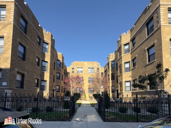 Building Photo - 629 W Stratford Pl