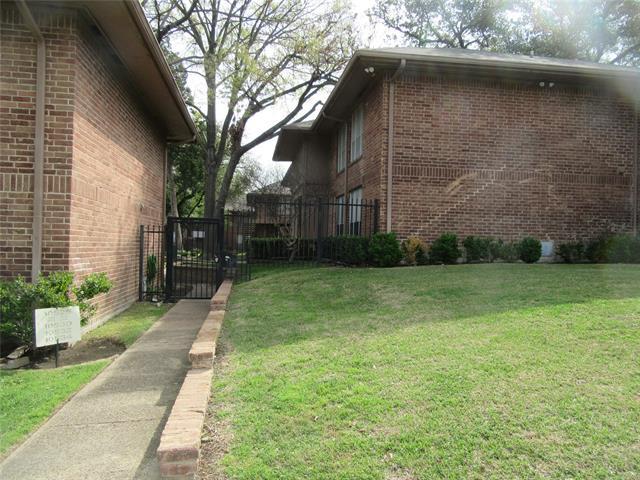 Building Photo - 10526 Stone Canyon Rd