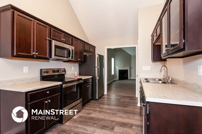 Building Photo - 5139 Kiev Dr