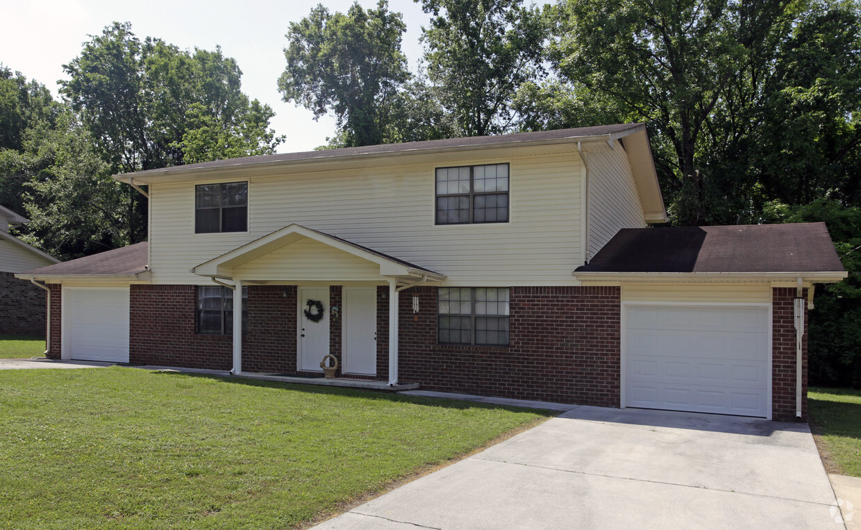 Building Photo - Tiffany Lane Duplexes