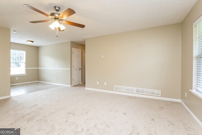 Building Photo - 143 Beechwood Ln