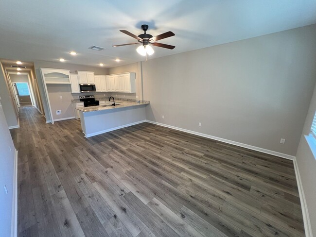 Foto del edificio - 3 bedroom, 2 bathroom home in Baton Rouge, LA