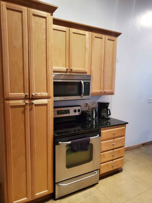 Foto del edificio - 773 N Water St