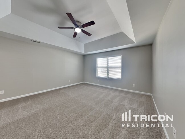 Building Photo - 165 Daisy Cir