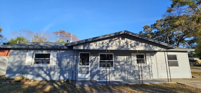 Building Photo - 5935 Antilla Dr