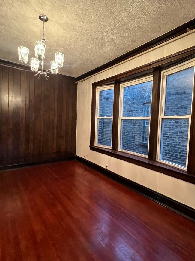 Building Photo - 4839 N Claremont Ave