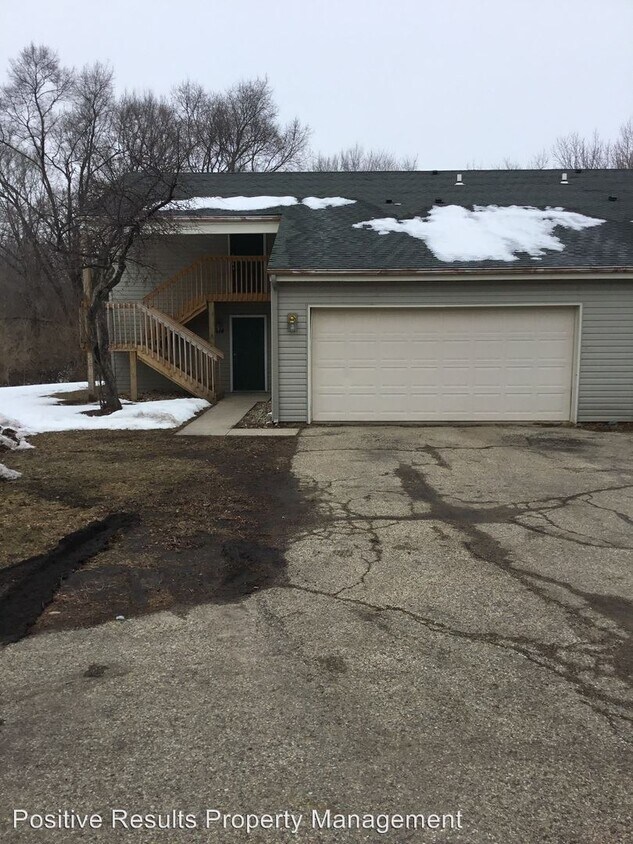 Foto principal - 5107 Seaton Hall Dr