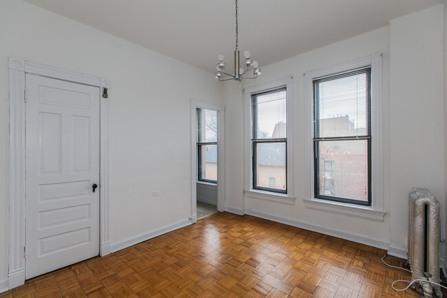 Building Photo - 540 W Armitage Ave