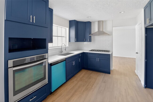 Foto del edificio - 133 Cherry Tree Ln